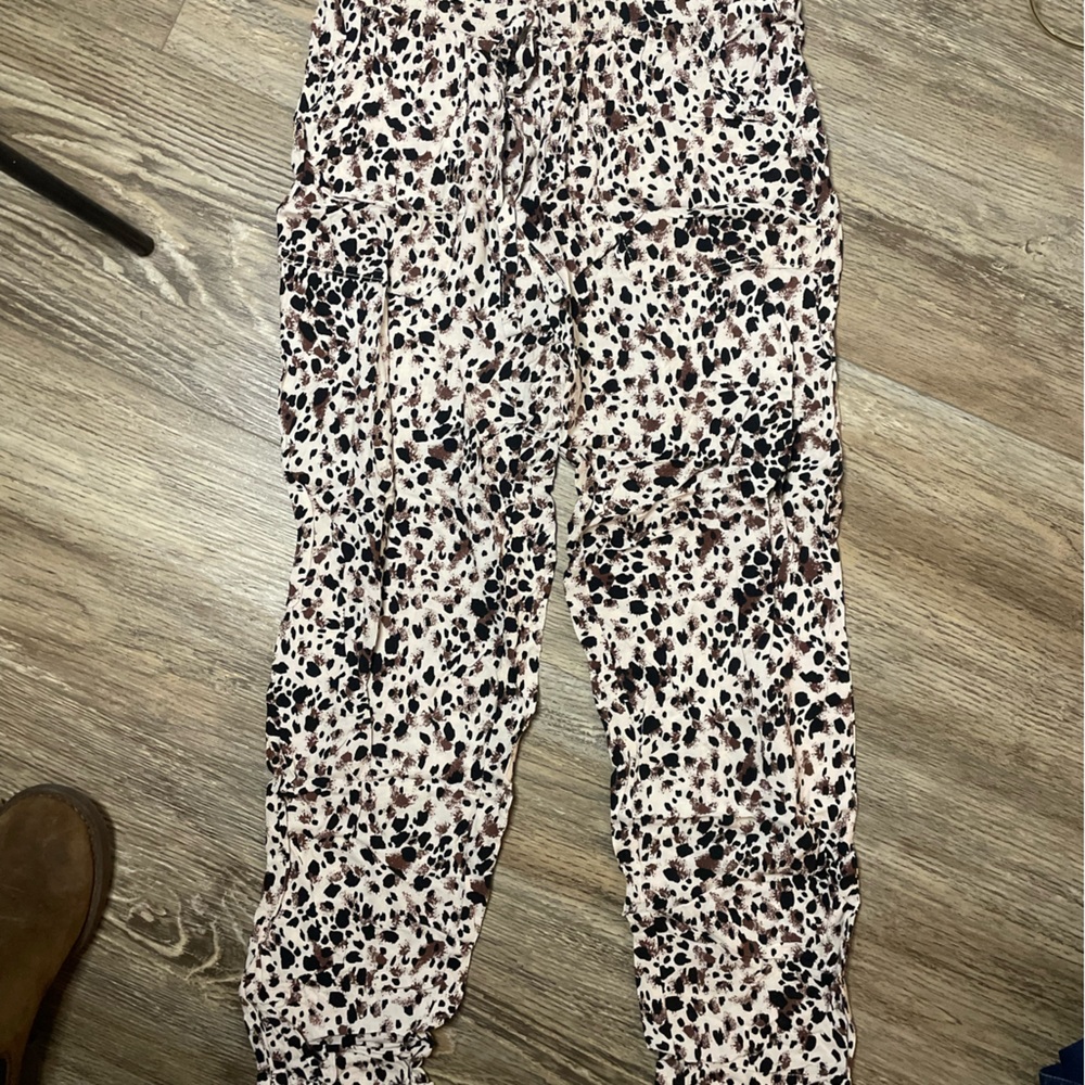 Cloth cheetah pants